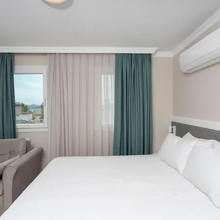 Otel Bay Nihat Lale *