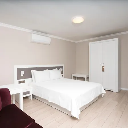 Otel Bay Nihat Lale *