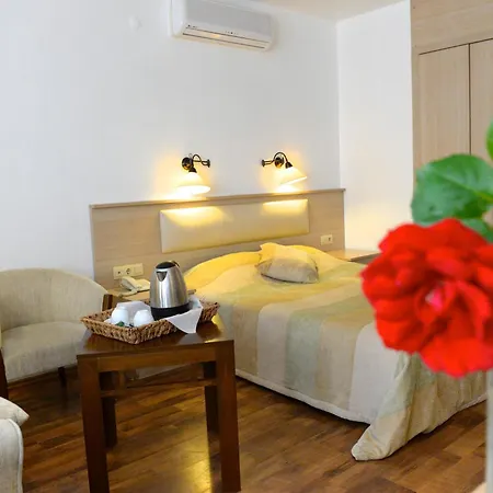 Otel Bay Nihat Lale Ayvalı