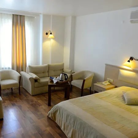 Otel Bay Nihat Lale Ayvalı