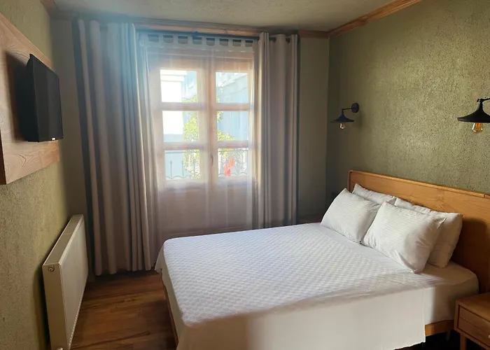 Hotel Bay Nihat Lale *